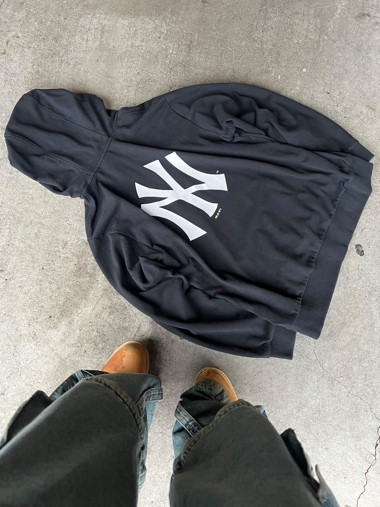 Picture of black hoodie